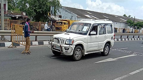 Auto driver was inspecting the vehicles