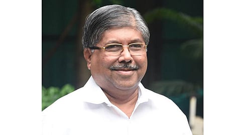 Chandrakant patil statement on Rahul Gandhi and Arvind Kejariwal