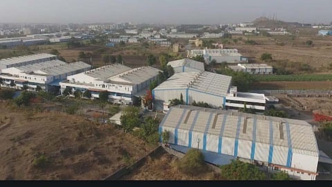 'कामावर या नाहीतर नोकरीवरून काढून टाकू'; कर्मचाऱ्यांना कंपन्यांकडून धमकी