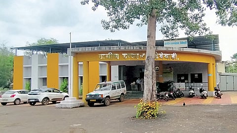 ढेबेवाडीचे 36 खाटांचे कोविड हॉस्पिटल पहिल्याच दिवशी गॅसवर!