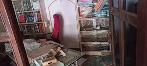 दोंडाईचा येथे राष्ट्रवादी काँग्रेस पक्षाच्या कार्यालयाची तोडफोड