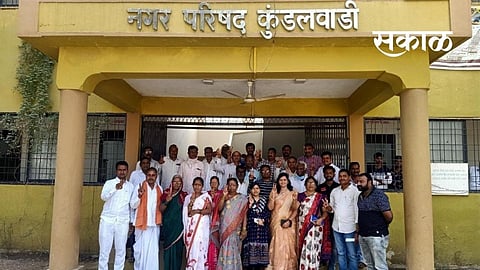 Dr. Kundalwadi a no confidence motion has been passed against vitthal kudmulwar.jpg
