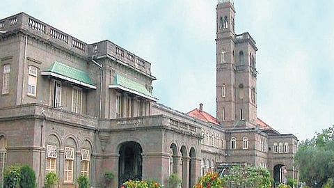 During the time of Corona guests are staying at Pune University without permission