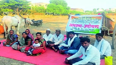 Farmers Hunger Strike For Road