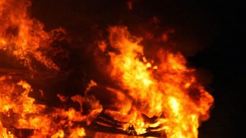 tailor shop on Khed Road was burnt down with ready made goods jalgaon news