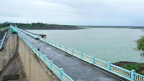 गिरणा धरणाने गाठली चाळिशी