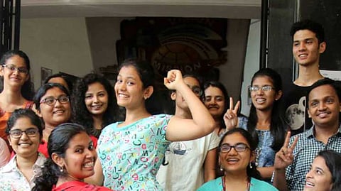 HSC Result 2023 : नाशिक विभागात जळगाव जिल्हा अव्वल! उत्तीर्ण होणाऱ्यांत यंदाही मुलींचीच बाजी..