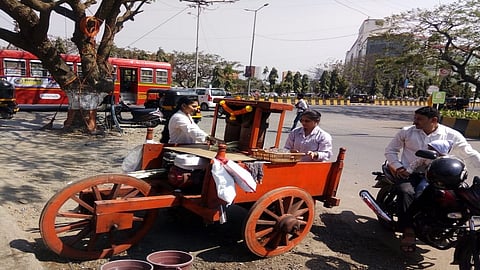 वाशीत नणंद-भावजयीचा उसाचा गाडा जोरात
