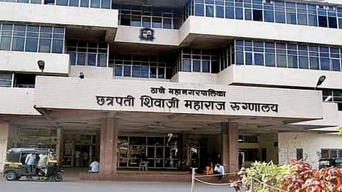 ठाण्यातील 'या' रुग्णालयाला कोरोनाचा विळखा; 10 वैद्यकीय अधिकाऱ्यांसह 88 इतर कर्मचाऱ्यांना बाधा