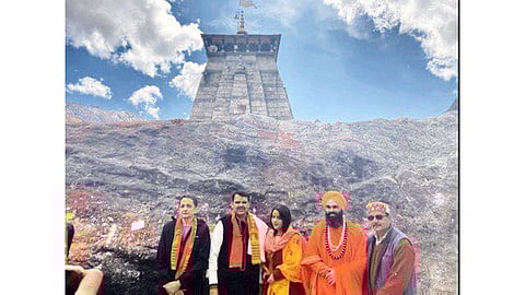 Devendra Fadnavis along with wife visits Kedarnath temple