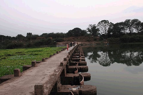 The movement to close the gates of the dam on the river Godavari started