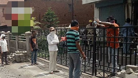 आश्चर्यम्! शिधाकिटची मागणी करणारेच दारुसाठी रांगेत उभे