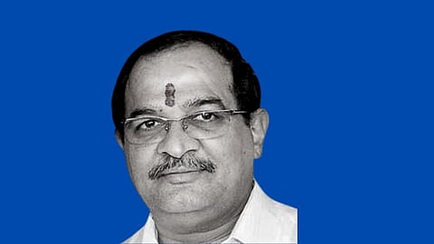 On the occasion of BJPs foundation day MLA Radhakrishna Vikhe Patil has hoisted the party flag on his palace