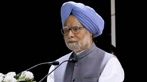 काँग्रेस सावरकरांच्या विरोधात नाही : मनमोहनसिंग