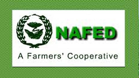 Akola News: NAFED agency to the private sector by beating the Agricultural Produce Market Committee