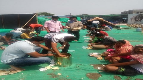 Coronavirus, Poor Get Food Latur