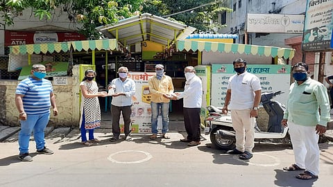 कन्या शाळेतील चिमुकलीने पॉकेटमनीतून भागवली गरजूंची भूक
