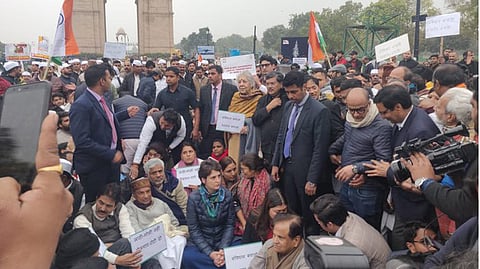 Priyanka-Gandhi-India-Gate