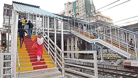 लॉकडाऊन दरम्यान रेल्वेची चमकदार कामगिरी, तब्बल 19 नवीन FOBची उभारणी