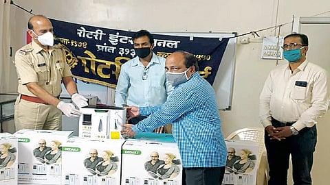 राेटरीच्या दातृत्वाला सलाम...काेविड रुग्णांसाठी 11 ऑक्सिजन मशिन