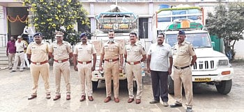 बनवाट दारू अड्ड्यावर पोलिसांची धाड, २६ लाखांचा मुद्देमाल जप्त