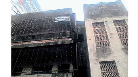 चिंचवड स्टेशन - दुकाने निरीक्षक कार्यालयाची इमारत.