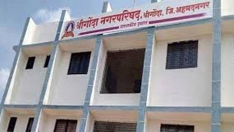 The work of water tank at Dattawadi of Shrigonde Municipality will be investigated