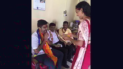 Vidhan Sabha 2019 : मतदारांच्या गाठीभेटी घेत शिरोळेंचा प्रचार सुरु