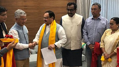 भाजपमध्ये इनकमिंग सुरुच; दहा आमदारांचा प्रवेश