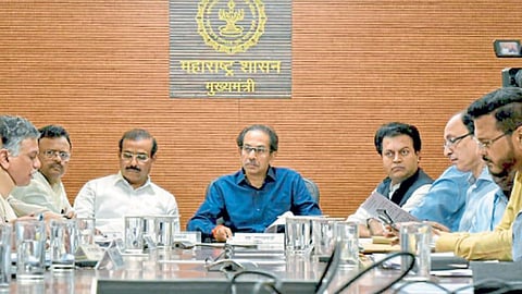 मुंबई - मुख्यमंत्री उद्धव ठाकरे यांनी गुरुवारी व्हिडिओ कॉन्फरन्सिंगच्या माध्यमातून राज्यभरातील परिस्थितीचा आढावा घेतला.