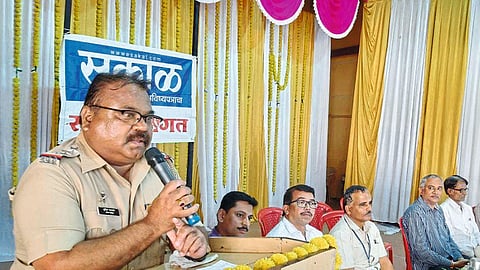 In the program on behalf of Sakal Media Sawantwadi Police and RPD High School sawantwadi marathi news