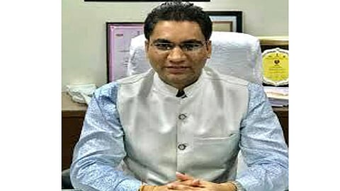 सीईओ गौडांचा पहिल्याच दिवशी मॅरेथाॅन आढावा; विविध विभागांना अचानक भेट