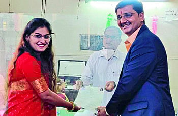 Marriage for two rupees by an officer who has passed the examination of the Central Public Service Commission