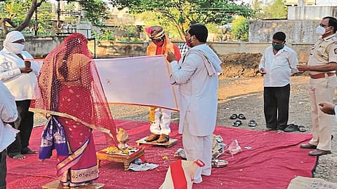 Wedding In Police Station Renapur News