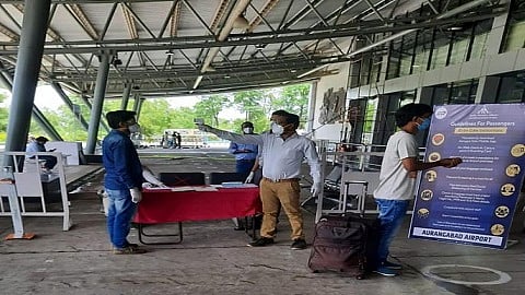 कोरोना टेस्त एअरपोर्ट.jpg