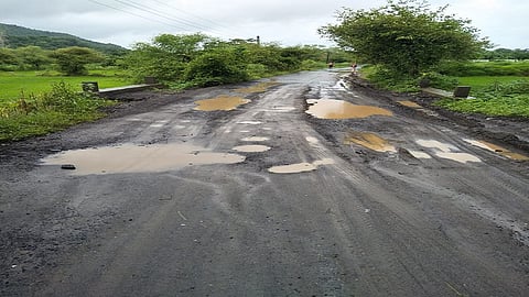 चिंचघर देवघर रस्ता.j