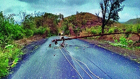 जागे व्हा सरकार! चक्रीवादळाच्या दीड महिण्यानंतरही 'तब्बल' एवढी गावे आंधारातच
