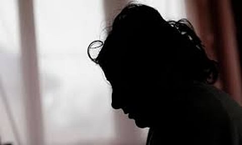 स्वतःच्याच आईला नग्न करून व्हायची मारहाण, बातमी वाचाल तर येईल डोळ्यातून पाणी