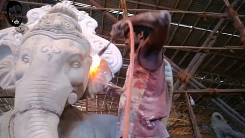 विघ्नहर्त्याच्या उत्सवावर कोरोनाचे विघ्न? गणेश मूर्ती घडवण्याच्या कामाला ब्रेक