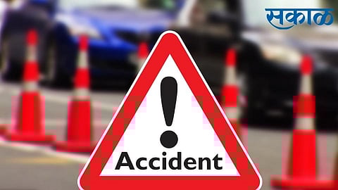 accident to tractor trolly and truck in mangur belgaum but no injury in accident