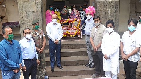 commissioner of kolhapur dr. mallinath kalshetti appreciate to white army in kolhapur