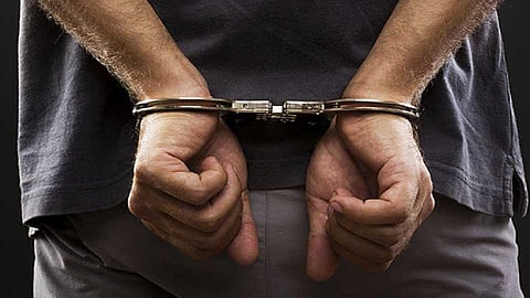 A policeman has been beaten to death in Neknur for demanding money