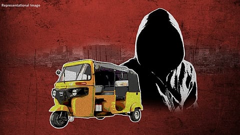 आरशातून तो एकटक तिच्याकडे पाहत होता, एक चुकीचा टर्न घेताच तिनं मारली उडी...