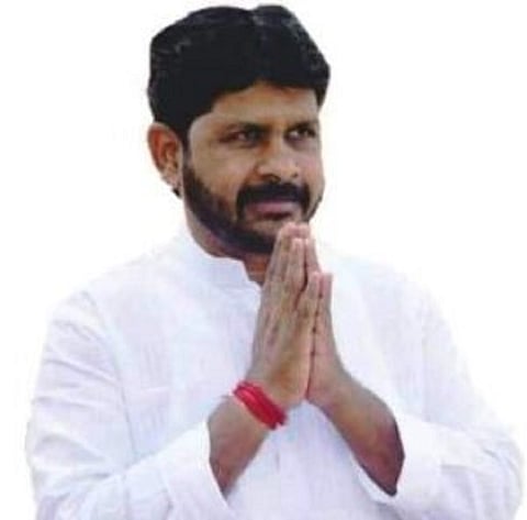 Former MLA of Jansurajya Shakti Party Awale joins NCP