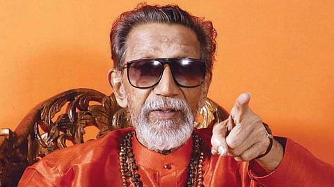 २३ तारखेपर्यंत बाळासाहेब ठाकरेंचा पूर्णाकृती पुतळा उभा करणं कठीण, वाचा काय झालाय प्रॉब्लेम