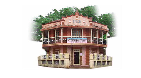 भोरमध्ये व्यावसायिकांमुळे रस्त्यावर अडथळा; पालिकेकडून कारवाईची मागणी