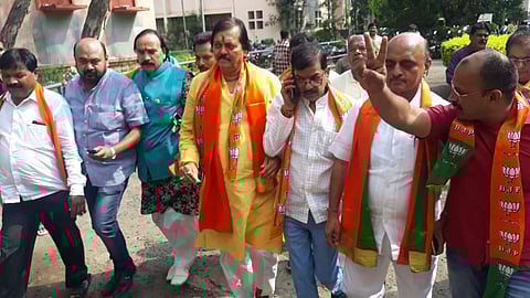 bjp leader Kishanchand Tanwani withdraws his nomination form from aurangabad