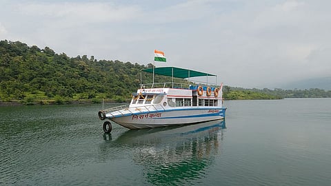 मुंबई : काेयनेतील बाेटींगसाठी कट्टर विराेधक एकत्र