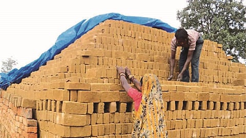 वीटभट्टीसाठी सुरू असलेली तयारी. (संग्रहित)