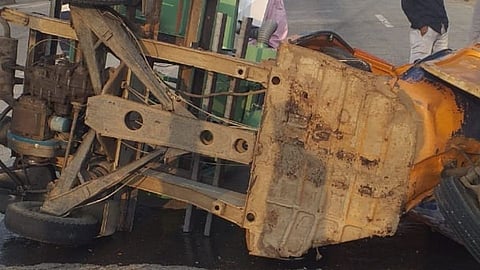 Youth dies in bus accident Buldhana crime news